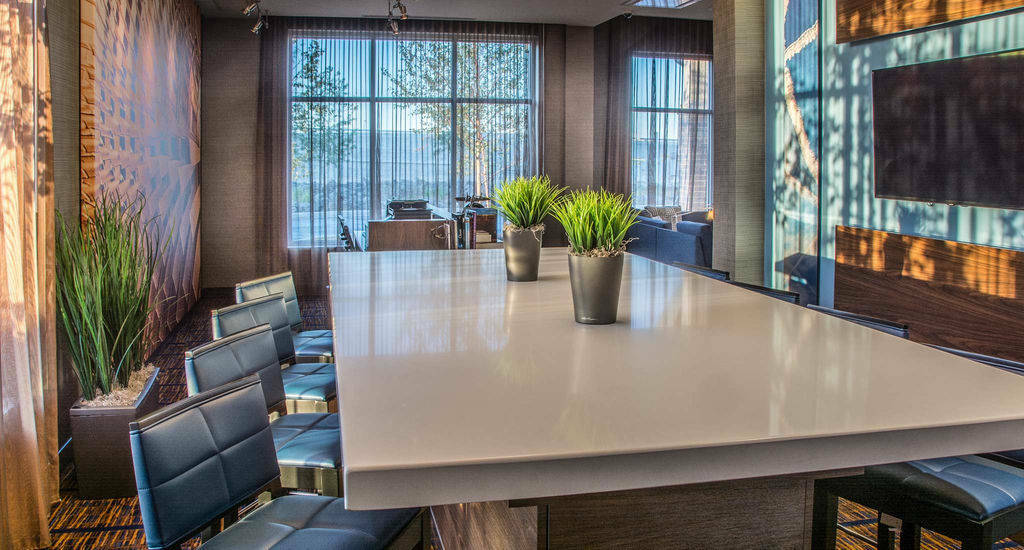Courtyard By Marriott Winnipeg Airport Exterior foto